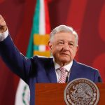 El presidente de México, Andrés Manuel López Obrador, participa hoy, en una rueda de prensa en Palacio Nacional, en la Ciudad de México (México). EFE/ Isaac Esquivel