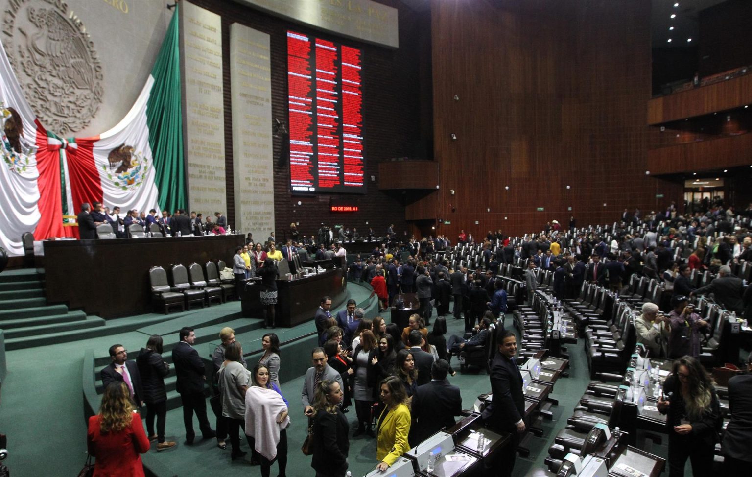 Imagen de archivo que muestra a diputados en el Congreso mexicano en Ciudad de México (México). EFE/ Mario Guzmán