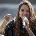 La cantautora mexicana Natalia Lafourcade, habla hoy durante una conferencia de prensa en la Ciudad de México (México). EFE/Isaac Esquivel