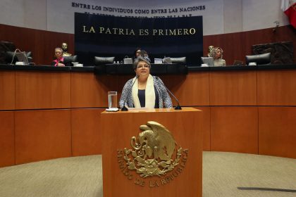 Fotografía cedida hoy, por la Secretaria de Economía (SE), donde se observa a su titular Raquel Buenrostro, durante una comparecencia en la Cámara de Senadores de Ciudad de México (México). EFE/Secretaría de Economía/SOLO USO EDITORIAL/SOLO DISPONIBLE PARA ILUSTRAR LA NOTICIA QUE ACOMPAÑA (CRÉDITO OBLIGATORIO)