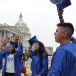 Fotografía de archivo de un grupo de soñadores que protesta en el exterior del Capitolio en Washington, DC (EE.UU.). EFE/Lenin Nolly