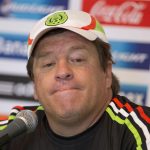 Fotografía de archivo en la que se registró al director técnico y exseleccionador del equipo nacional masculino de fútbol de México Miguel "Piojo" Herrera. EFE/Javier Rojas