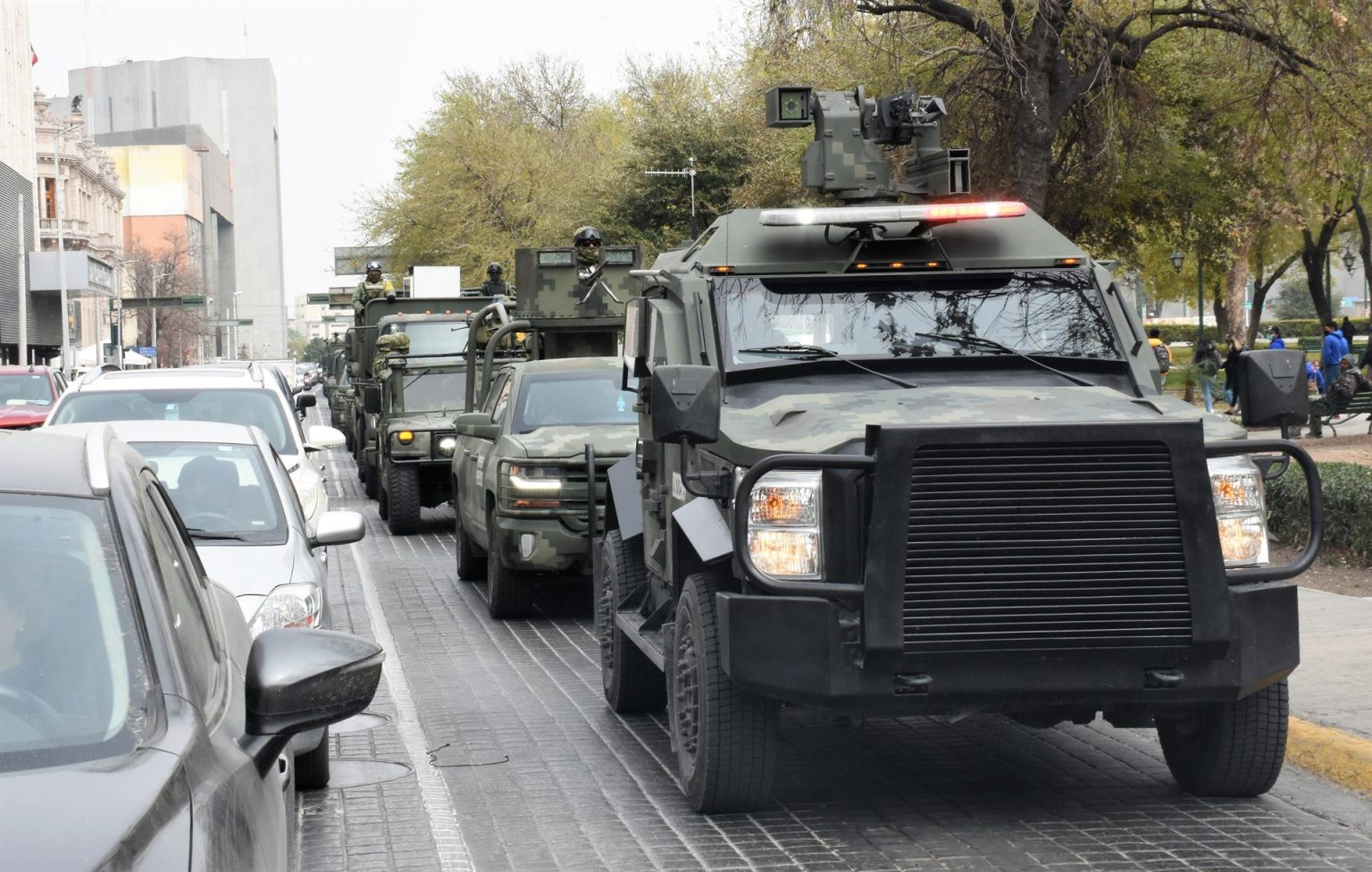 Imagen de archivo que muestra a elementos del Ejercito Mexicano patrullando las principales avenidas en la Ciudad de Monterrey, en el estado de Nuevo León (México). EFE/Juan Cedillo