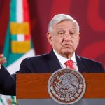 El presidente Andrés Manuel López Obrador, durante su participación en la conferencia matutina en el Palacio Nacional, hoy en la Ciudad de México (México). EFE/ Isaac Esquivel