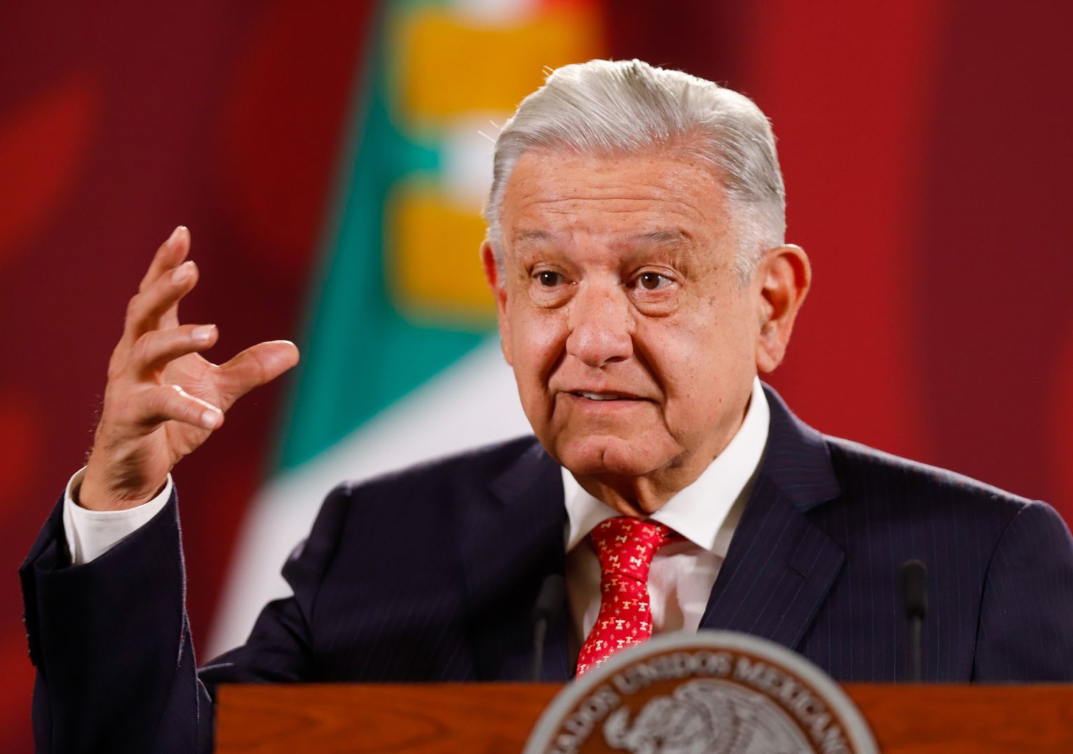 El presidente de México, Andrés Manuel López Obrador, habla durante su conferencia de prensa matutina, hoy, en el Palacio Nacional en la Ciudad de México (México). EFE/ Isaac Esquivel