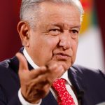 El presidente de México, Andrés Manuel López Obrador, habla durante su conferencia de prensa matutina, hoy, en el Palacio Nacional en la Ciudad de México (México). EFE/ Isaac Esquivel