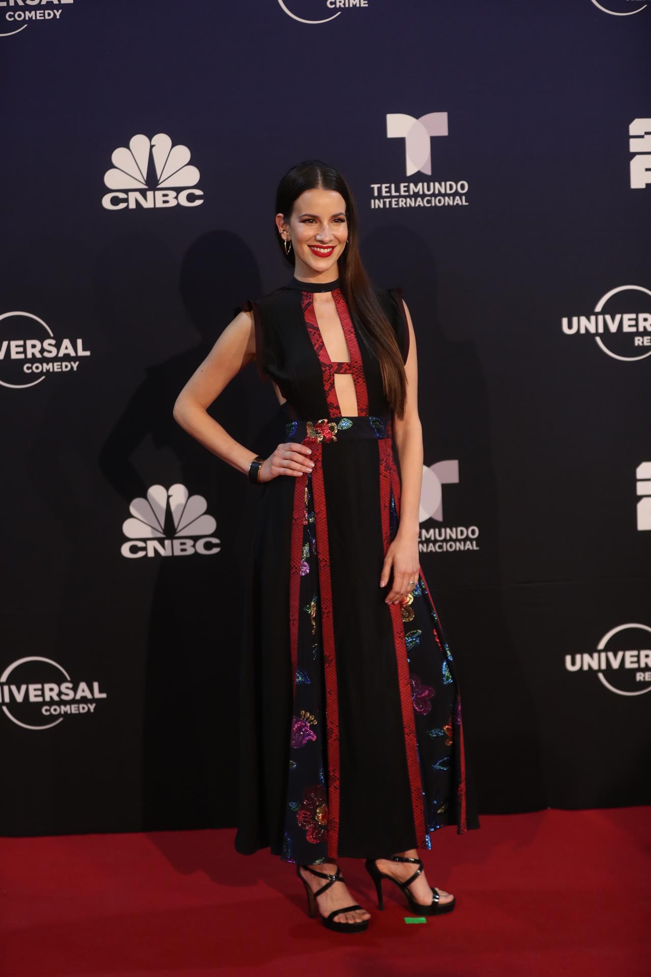 La actriz colombiana Laura Londoño posa durante la alfombra roja de producciones de NBCUniversal, en Ciudad de México (México). EFE/Sáshenka Gutiérrez