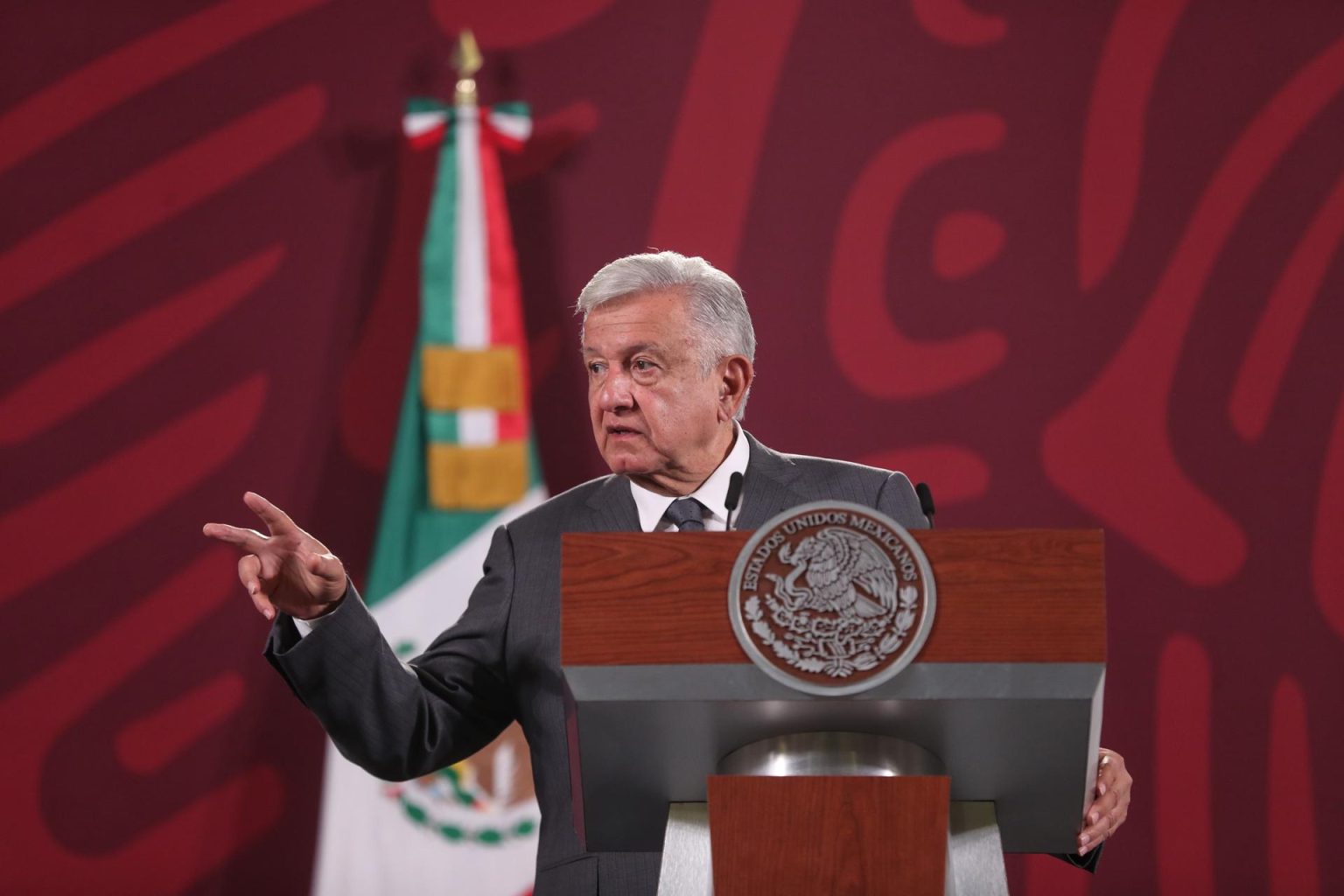 El presidente de México, Andrés Manuel López Obrador, durante su conferencia de prensa este martes, en Palacio Nacional en la Ciudad de México (México). EFE/Sáshenka Gutiérrez