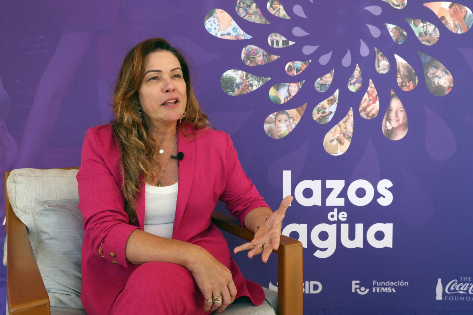 La directora de sustentabilidad y alianzas de Coca-Cola Latinoamérica, Andrea Mota, habla hoy durante una entrevista con EFE en el municipio de Puerto Morelos, estado de Quintana Roo (México). EFE/Alonso Cupul