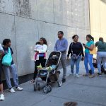 Migrantes venezolanos esperan recibir ayudas por parte de la ONG católica en Nueva York (EE. UU). Imagen de archivo. EFE/ Javier Otazu