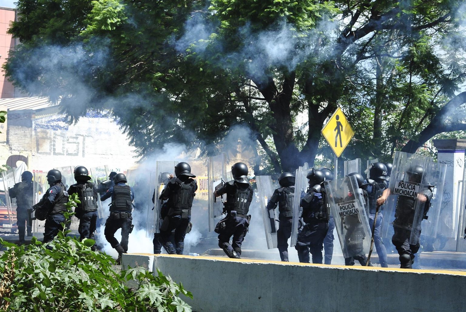 De acuerdo con información preliminar de la Secretaría de Seguridad Pública de Michoacán (SSP), a la que EFE tuvo acceso, el hecho ocurrió alrededor de las 12.50 horal local (18.50 GMT), en el poblado indígena purépecha de Turícuaro, en el municipio de Nahuatzen. EFE/Luis Enrique Granados