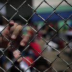 Personas migrantes de origen venezolano esperan, en un refugio temporal de Ciudad de Panamá (Panamá). Imagen de archivo. EFE/ Bienvenido Velasco