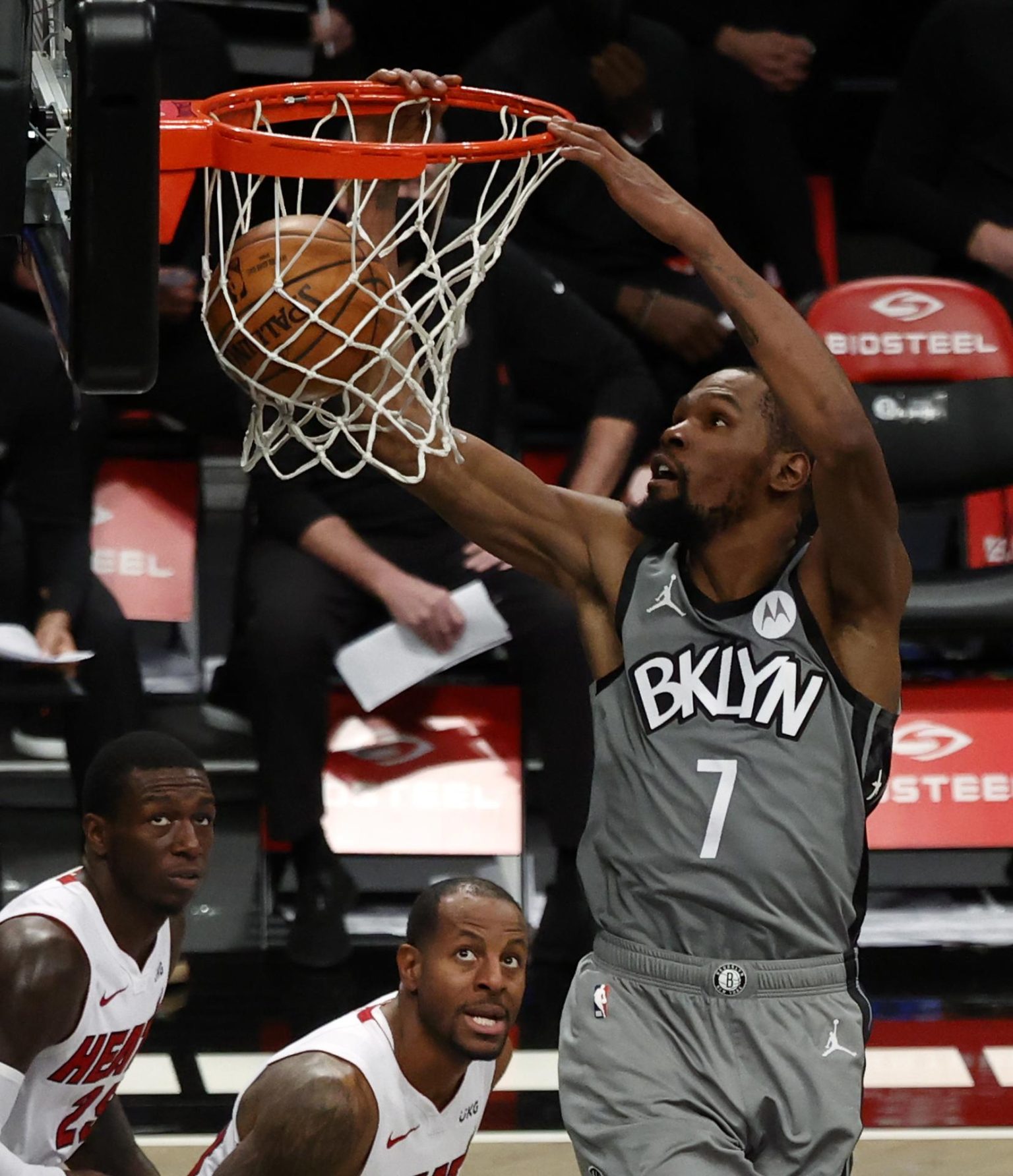 Kevin Durant de los Brooklyn Nets, en una fotografía de archivo. EFE/Jason Szenes