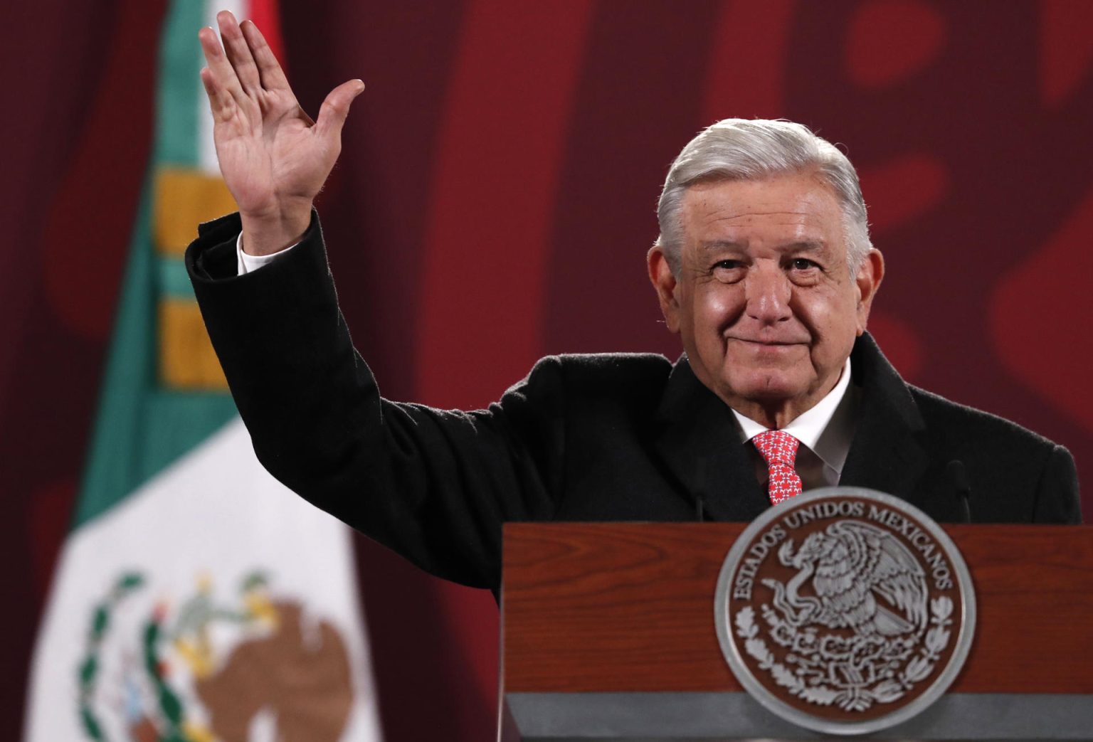 El presidente de México, Andrés Manuel López Obrador, habla durante una rueda de prensa en el Palacio Nacional, en Ciudad de México (México). EFE/ Mario Guzmán