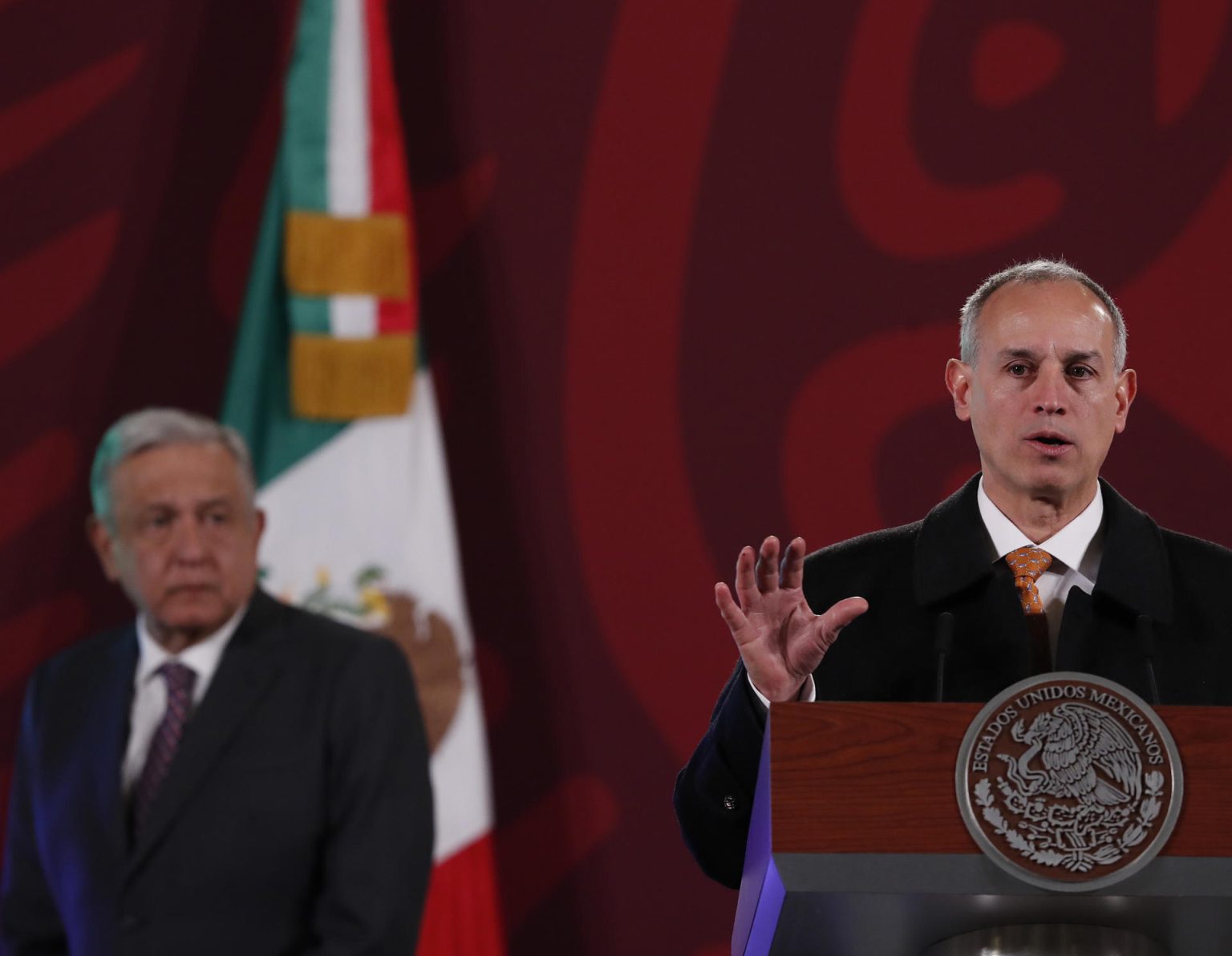 El subsecretario de Prevención y Promoción de la Salud, Hugo López-Gatell, durante su participación en una rueda de prensa del presidente de México, Andrés Manuel López Obrador, hoy en el Palacio Nacional de la Ciudad de México (México). EFE/ Mario Guzmán