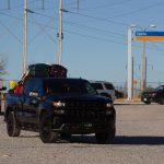 Fotografía de archivo fechada el 4 de diciembre de 2021 que muestra camionetas con emigrantes mexicanos que regresan a su país, en Ciudad Juárez, estado de Chihuahua (México). EFE/ Luis Torres