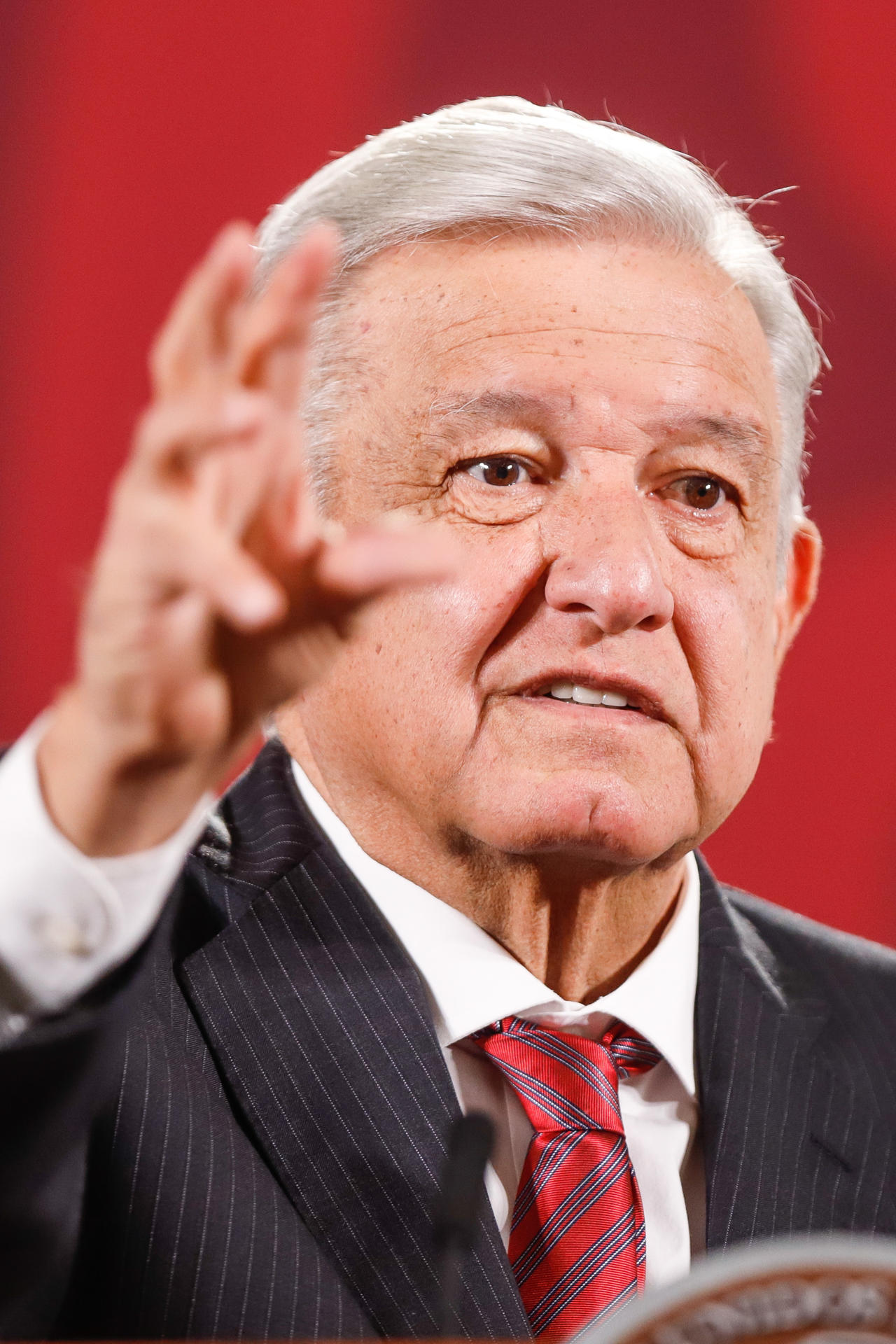 El presidente de México, Andrés Manuel López Obrador, habla durante su rueda de prensa diaria hoy en el Palacio Nacional, de la Ciudad de México (México). EFE/ Isaac Esquivel