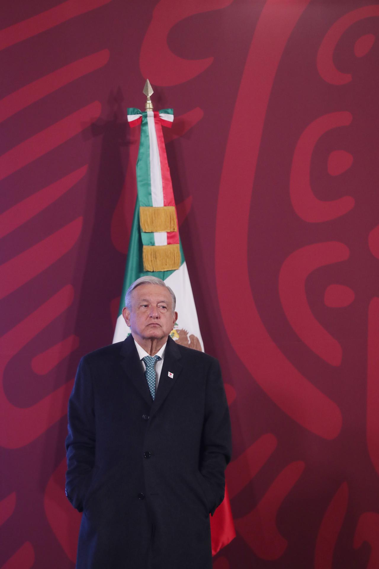 Fotografía del 21 de diciembre de 2022, de una rueda de prensa del presidente de México, Andrés Manuel López Obrador, en Palacio Nacional en la Ciudad de México (México). EFE/Sáshenka Gutiérrez