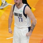 El escolta de los Dallas Mavericks, Luka Doncic (77), en una fotografía de archivo. EFE/ George Frey