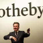 Sotheby's valora el anillo con la esmeralda del Atocha en entre 50 mil y 70 mil dólares, pero en la subasta virtual en marcha y que concluye dentro de dos días, ya ha alcanzado los 110.000 dólares. Imagen de archivo. EFE/JEROME FAVRE