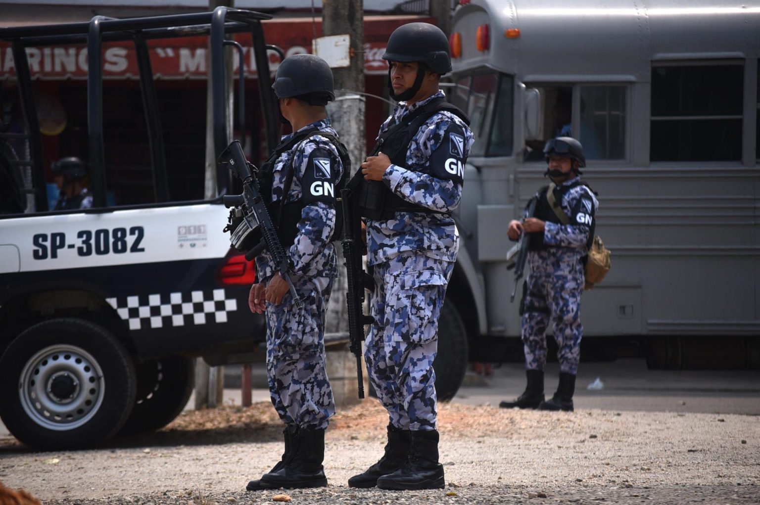 En tanto, elementos de diversas corporaciones implementaron un operativo de búsqueda de los asesinos, sin que hubiera detenciones. Imagen de archivo. EFE/Ángel Hernández