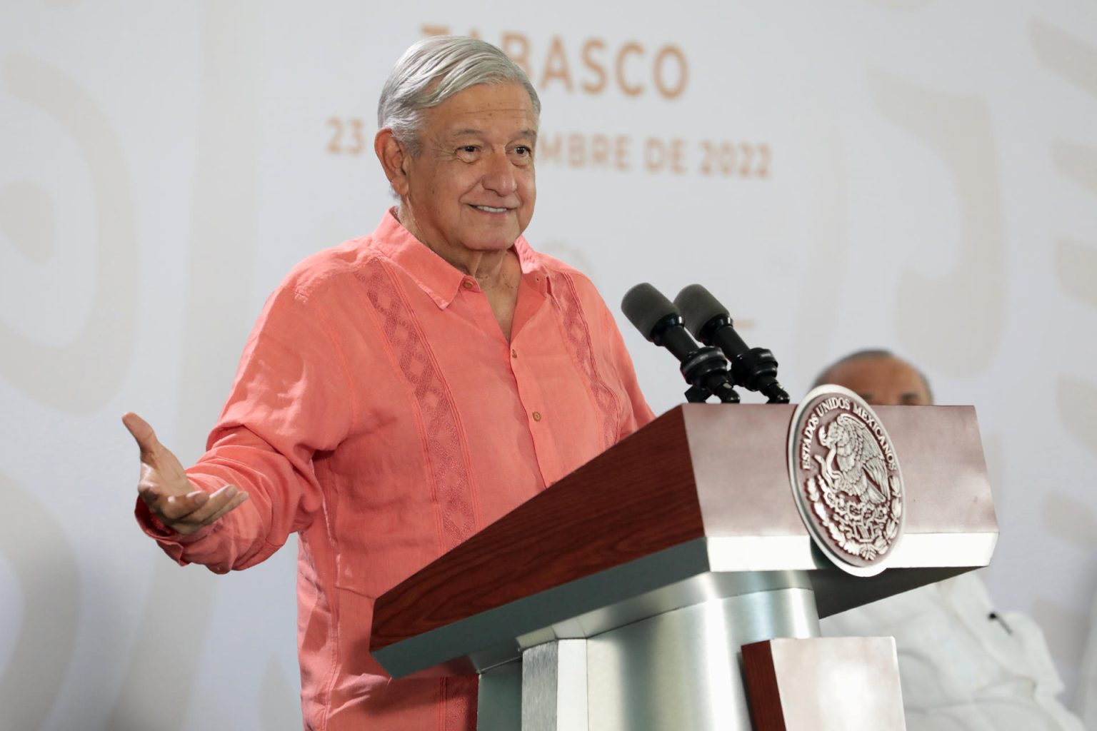 Fotografía cedida hoy, por la presidencia de México, del mandatario mexicano, Andrés Manuel López Obrador, durante su conferencia de prensa en el municipio de Villahermosa, en el estado de Tabasco (México). FE/Presidencia de México/SOLO USO EDITORIAL/SOLO DISPONIBLE PARA ILUSTRAR LA NOTICIA QUE ACOMPAÑA(CRÉDITO OBLIGATORIO)