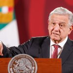 El presidente de México, Andrés Manuel López Obrador, habla durante una rueda de prensa en el Palacio Nacional, en Ciudad de México (México).EFE/ Isaac Esquivel