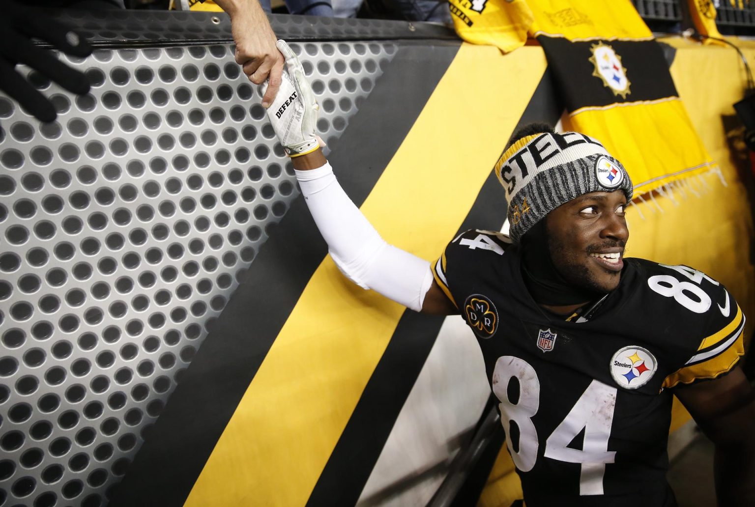 Imagen de archivo de Antonio Brown, exjugador de los Tampa Bay Buccaneers. EFE/EPA/JARED WICKERHAM