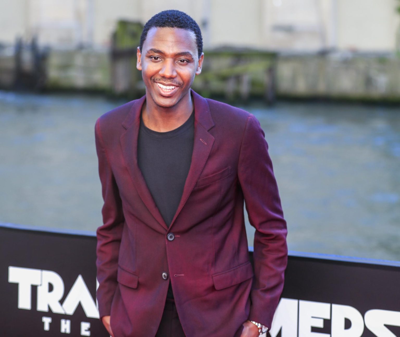 El actor estadounidense y miembro del reparto Jerrod Carmichael posa en el estreno de Transformers - The Last Knight. Imagen de archivo. EFE/TANNEN MAURY