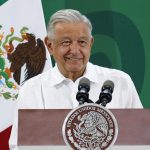 Fotografía cedida hoy, por la Presidencia mexicana, que muestra al presidente de México, Andrés Manuel López Obrador, mientras ofrece una conferencia de prensa matutina en la ciudad de Veracruz (México). EFE/ Presidencia De México SOLO USO EDITORIAL SOLO DISPONIBLE PARA ILUSTRAR LA NOTICIA QUE ACOMPAÑA (CRÉDITO OBLIGATORIO)