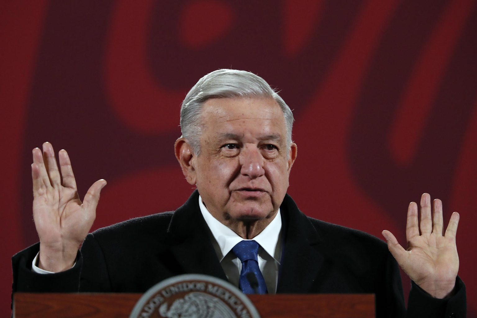 El presidente de México, Andrés Manuel López Obrador, habla hoy durante una rueda de prensa en el Palacio Nacional de la Ciudad de México (México). EFE/Mario Guzmán