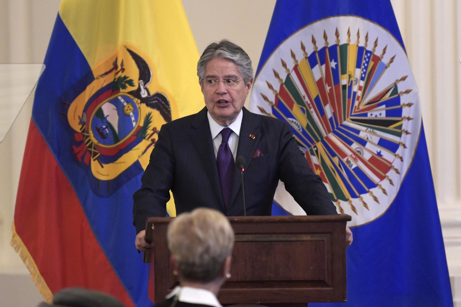 El presidente de Ecuador, Guillermo Lasso, habla ante los miembros del consejo permanente de la Organización de los Estados Americanos (OEA) en su sede hoy, en Washington (Estados Unidos). EFE/ Lenin Nolly