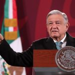 El presidente de México, Andrés Manuel López Obrador, habla durante una rueda de prensa en el Palacio Nacional, en Ciudad de México (México). EFE/ Sáshenka Gutiérrez