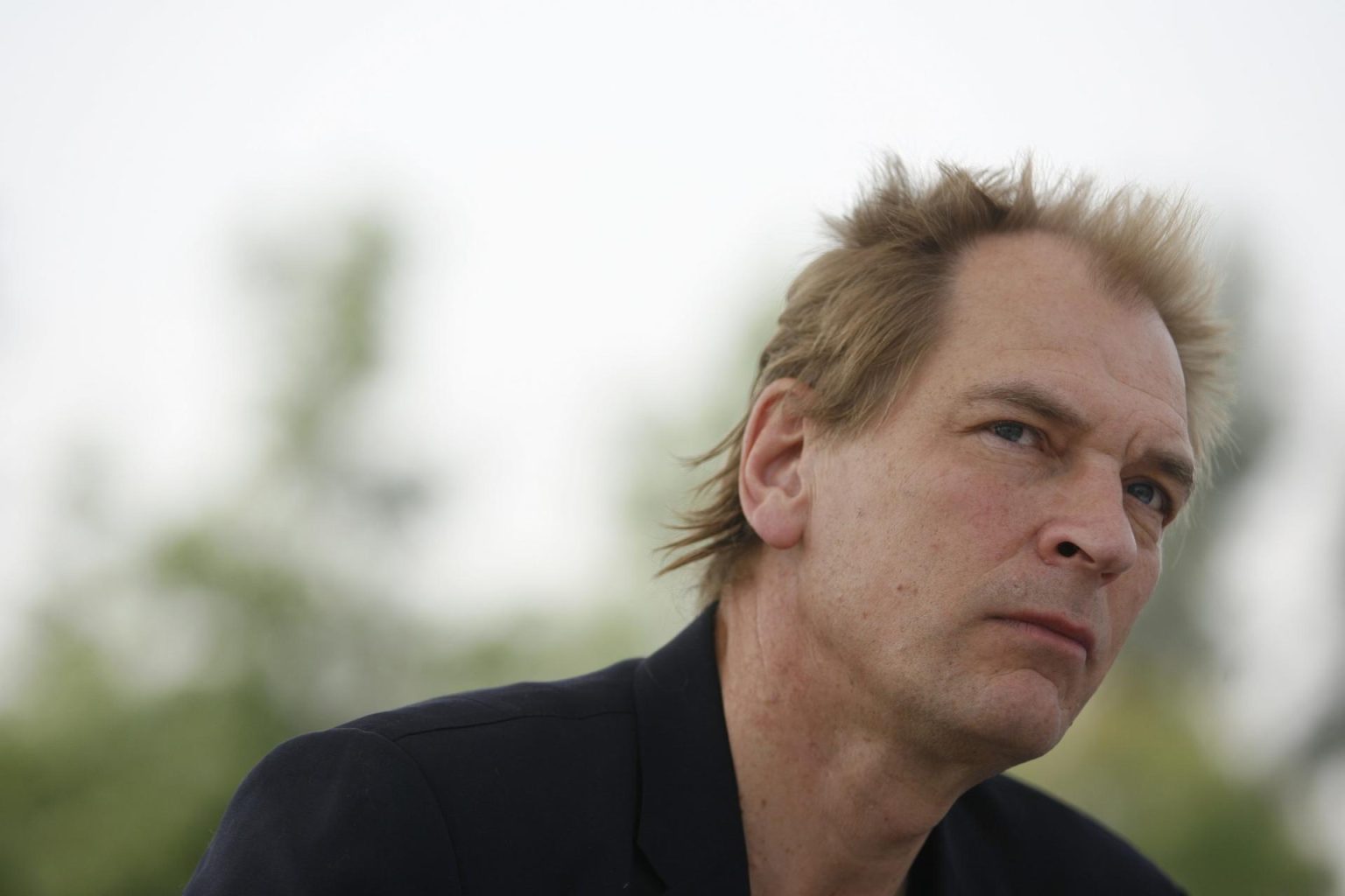 El actor británico Julian Sands habla en una rueda de prensa en Ciudad de México. Imagen de archivo. EFE/Sáshenka Gutiérrez