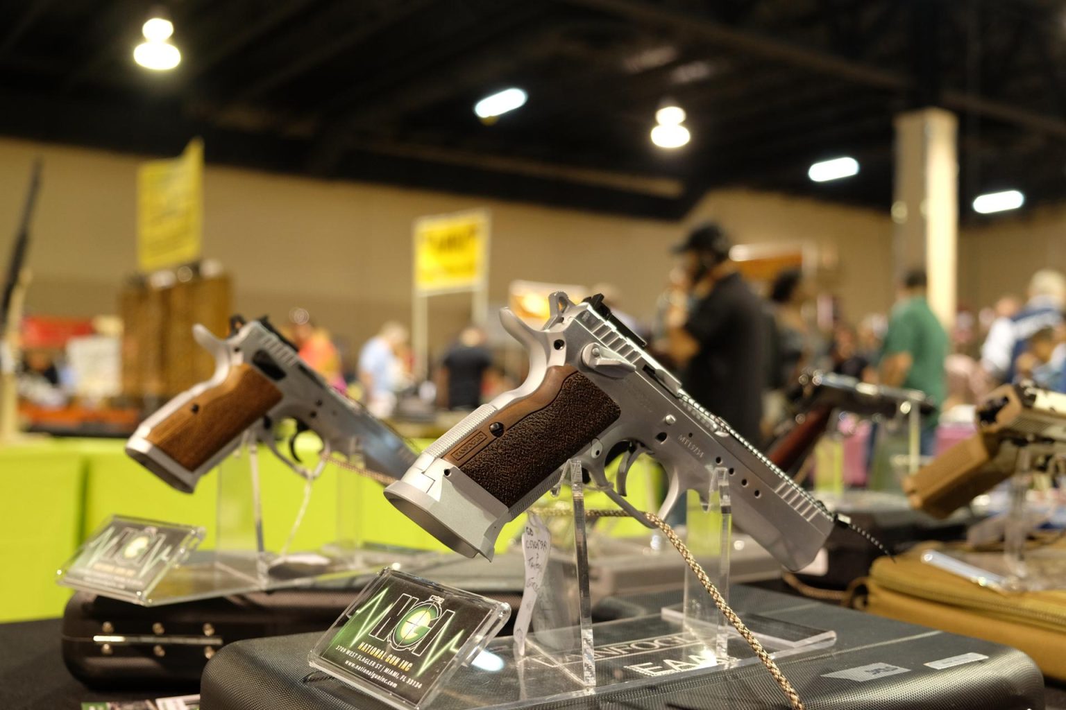 Fotografía de archivo que muestra algunas armas en Miami, Florida (Estados Unidos). EFE/Gaston De Cardenas