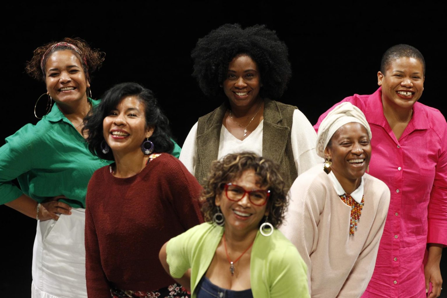 Integrantes del colectivo Mujeres Afro en Escena posan hoy tras una rueda de prensa en Guadalajara, Jalisco (México). EFE/ Francisco Guasco