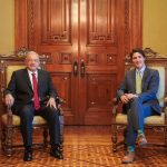 Fotografía cedida hoy, por la Presidencia de México, donde se observa al presidente de México, Andrés Manuel López Obrador (i) y al primer ministro de Canadá, Justin Trudeau (d), durante una reunión hoy, en el Palacio Nacional de Ciudad de México (México). EFE/ Presidencia de México /SOLO USO EDITORIAL/SOLO DISPONIBLE PARA ILUSTRAR LA NOTICIA QUE ACOMPAÑA (CRÉDITO OBLIGATORIO)