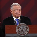 El presidente de México Andrés Manuel López Obrador, habla durante una conferencia matutina hoy, en Palacio Nacional en Ciudad de México (México). EFE/Mario Guzmán