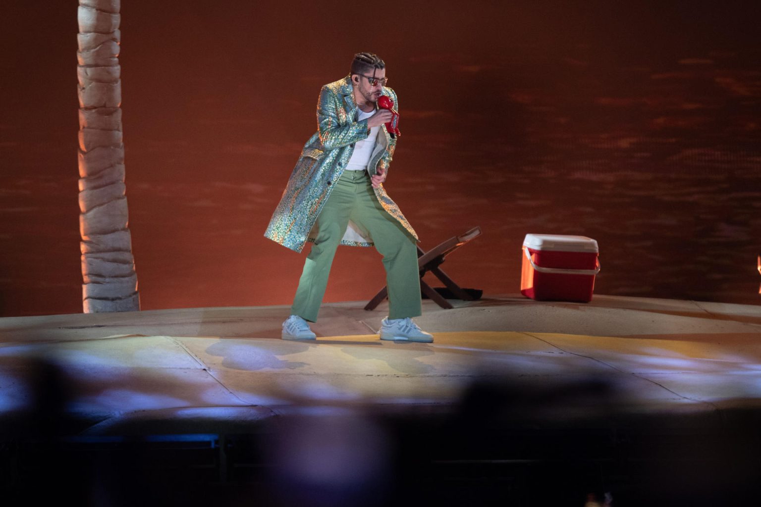 El cantante puertorriqueño Bad Bunny canta durante una presentación de su gira del "World’s Hottest Tour, Stadiums 2022", en el Estadio Azteca, en la Ciudad de México (México). Imagen de archivo. EFE/ Isaac Esquivel