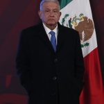El presidente de México, Andrés Manuel López Obrador, participa el 6 de enero de 2023, en una conferencia de prensa matutina en el Palacio Nacional de Ciudad de México (México). EFE/José Méndez