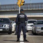 Fotografía de archivo que muestra a un agente de la Oficina de Aduanas y Protección Fronteriza (CBP) de EE.UU. EFE/DAVID MAUNG