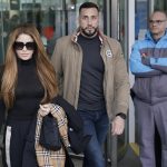 La cantante colombiana Shakira a su salida del Juzgado de primera instancia y familia número 18 de Barcelona. Imagen de archivo. EFE/Quique Garcia