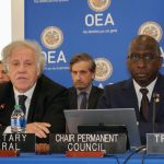 Fotografía cedida por la Organización de Estados Americanos (OEA), donde aparece su secretario general, Luis Almagro (i), y el presidente del Consejo Permanente y representante permanente de Trinidad y Tobago, Anthony Phillips-Spencer (d), durante una reunión extraordinaria hoy, sobre la situación en Brasil, en la sede del organismo en Washington (EEUU). EFE/Juan Manuel Herrera/OEA /SOLO USO EDITORIAL/NO VENTAS/SOLO DISPONIBLE PARA ILUSTRAR LA NOTICIA QUE ACOMPAÑA/CRÉDITO OBLIGATORIO