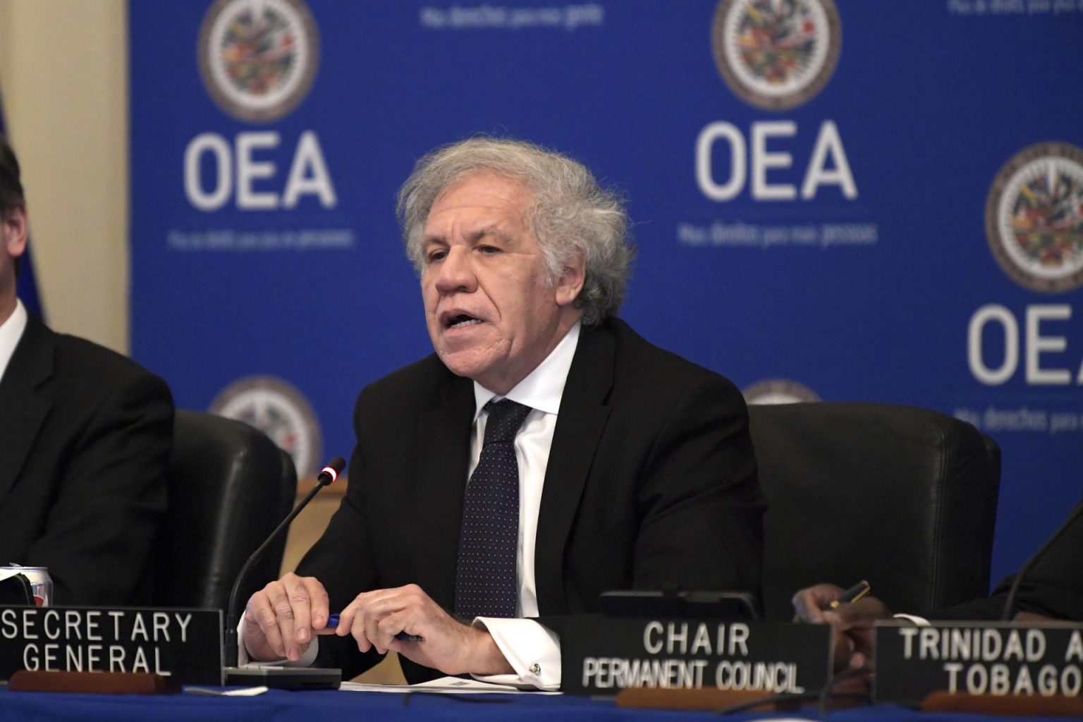 El secretario general de la Organización de los Estados Americanos (OEA), Luis Almagro, habla durante una reunión del Consejo Permanente en la sede del organismo en Washington (Estados Unidos). Imagen de Archivo. EFE/ Lenin Nolly