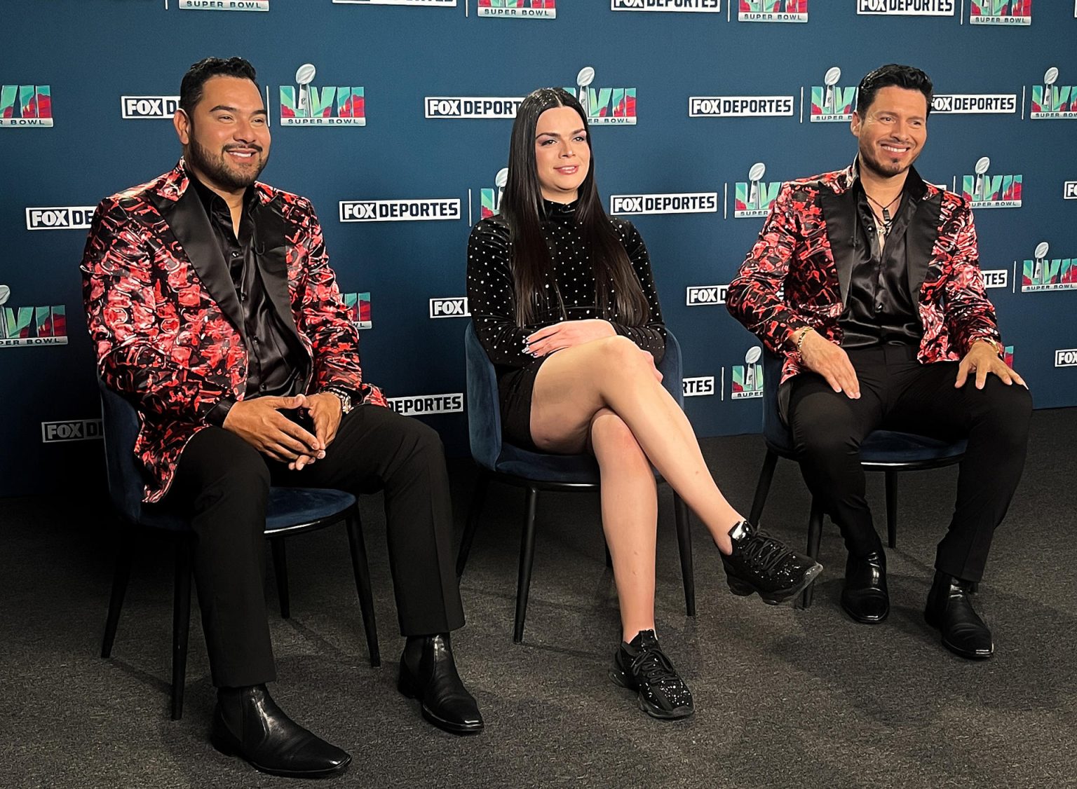 Fotografía sin fecha cortesía de FOX Deportes, donde se observa a integrantes de la Banda MS, acompañados de la artista mexicana Valentina Moretti (c), durante una presentación en la Ciudad de México (México). EFE/FOX Deportes/SOLO USOE DITORIAL/SOLO DISPONIBLE PARA ILUSTRAR LA NOTICIA QUE ACOMPAÑA(CRÉDITO OBLIGATORIO)