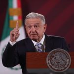 El Presidente de México, Andrés Manuel López Obrador, durante su conferencia matutina hoy, en Palacio Nacional en la Ciudad de México (México). EFE/Sáshenka Gutiérrez