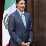 El primer ministro de Canadá, Justin Trudeau, participa en un acto protocolario hoy en el Palacio Nacional en Ciudad de México (México). EFE/José Méndez