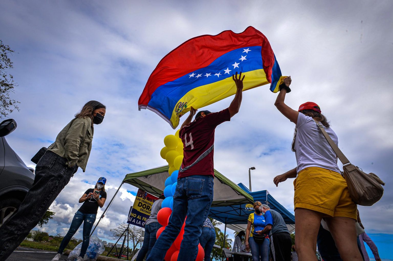 Estados Unidos anunció el pasado 5 de enero que aceptará a más de 30.000 migrantes al mes de Venezuela, Cuba, Nicaragua y Haití, expandiendo así un programa por el que desde octubre concede permisos humanitarios a venezolanos. Imagen de archivo. EFE/ Giorgio Viera