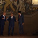 Los presidentes de México, Andrés Manuel López Obrador (c), de Estados Unidos, Joe Biden (i), y el primer ministro de Canadá, Justin Trudeau, se reúnen hoy, en el Palacio Nacional en Ciudad de México (México). EFE/ José Méndez