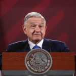 El presidente de México, Andrés Manuel López Obrador, participa hoy en una conferencia de prensa matutina en el Palacio Nacional de Ciudad de México (México). EFE/Sáshenka Gutiérrez